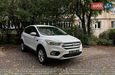 Внедорожник / Кроссовер Ford Escape 2016 в Черновцах
