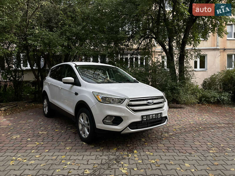 Внедорожник / Кроссовер Ford Escape 2016 в Черновцах фото Внедорожник / Кроссовер Ford Escape 2016 в Черновцах