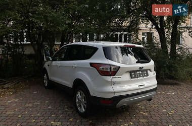 Позашляховик / Кросовер Ford Escape 2016 в  фото 13 Позашляховик / Кросовер Ford Escape 2016 в