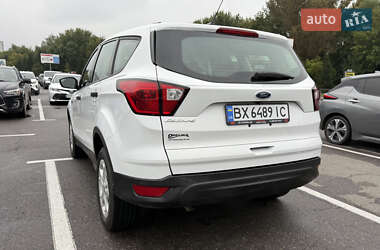 Позашляховик / Кросовер Ford Escape 2019 в  фото 20 Позашляховик / Кросовер Ford Escape 2019 в