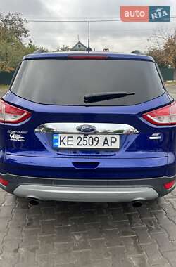 Позашляховик / Кросовер Ford Escape 2015 в 