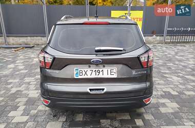 Внедорожник / Кроссовер Ford Escape 2018 в 