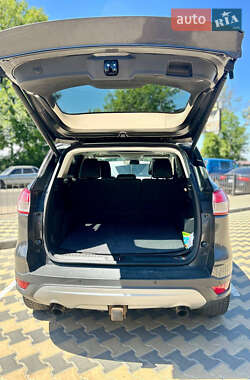 Внедорожник / Кроссовер Ford Escape 2015 в 
