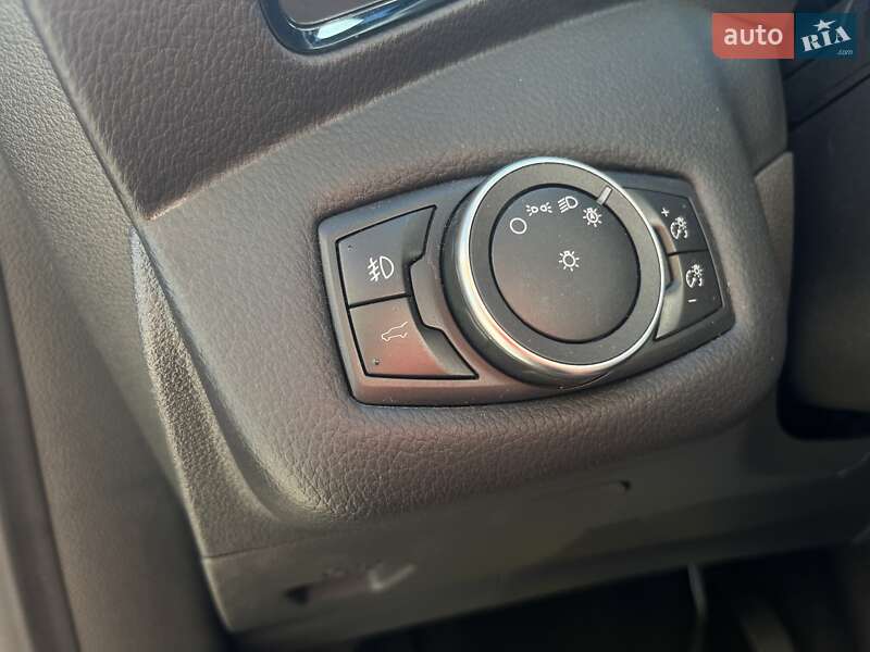 Внедорожник / Кроссовер Ford Escape 2019 в Мукачево