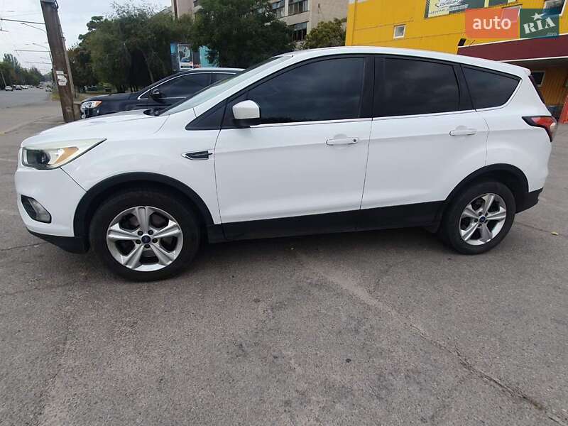 Внедорожник / Кроссовер Ford Escape 2016 в Запорожье