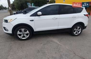 Позашляховик / Кросовер Ford Escape 2016 в 