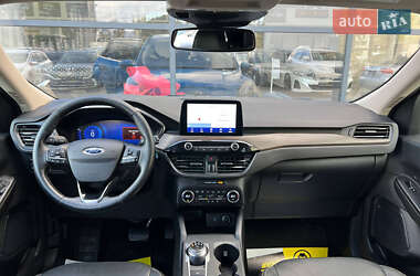 Внедорожник / Кроссовер Ford Escape 2019 в 