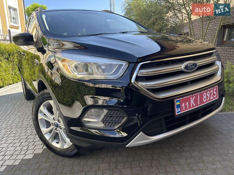 Внедорожник / Кроссовер Ford Escape 2018 в Стрые