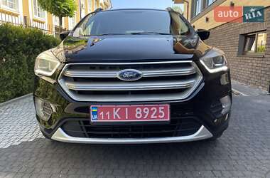 Внедорожник / Кроссовер Ford Escape 2018 в 