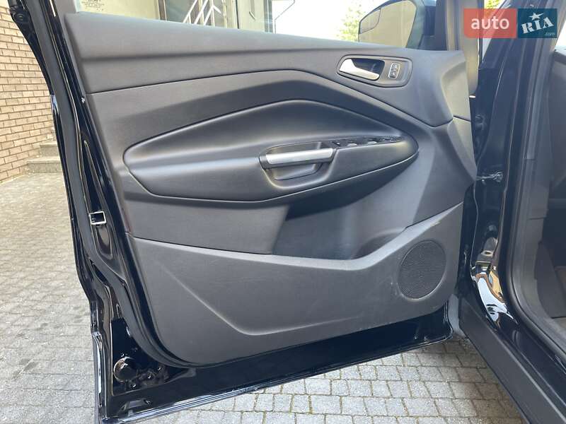 Внедорожник / Кроссовер Ford Escape 2018 в Стрые