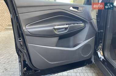 Внедорожник / Кроссовер Ford Escape 2018 в 