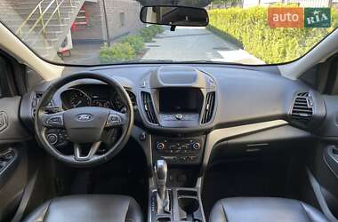 Внедорожник / Кроссовер Ford Escape 2018 в 