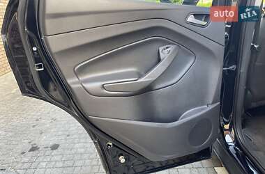 Внедорожник / Кроссовер Ford Escape 2018 в 