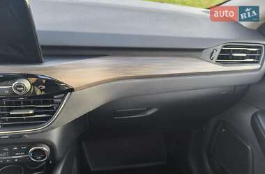 Внедорожник / Кроссовер Ford Escape 2020 в 