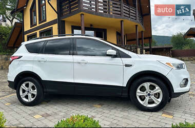 Внедорожник / Кроссовер Ford Escape 2018 в Яремче