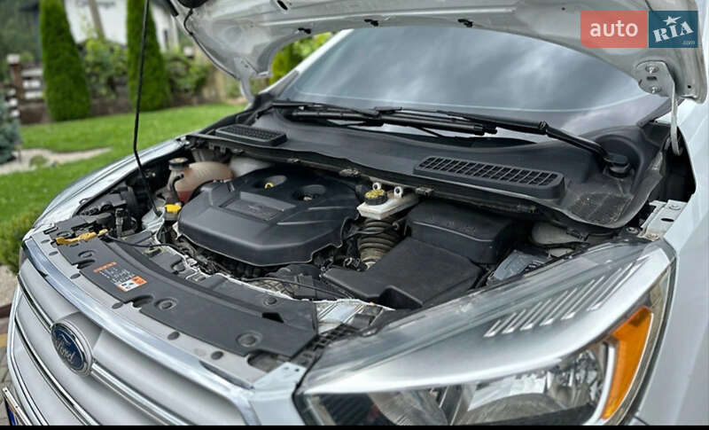 Внедорожник / Кроссовер Ford Escape 2018 в Яремче