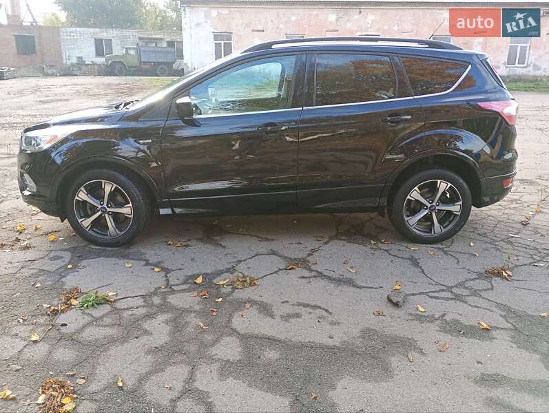 Внедорожник / Кроссовер Ford Escape 2018 в Ровно