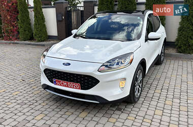 Внедорожник / Кроссовер Ford Escape 2020 в 