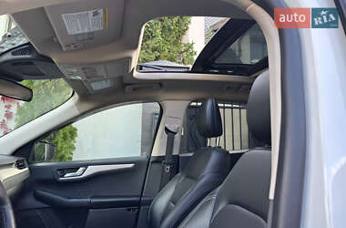 Внедорожник / Кроссовер Ford Escape 2020 в 