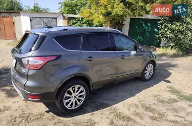 Внедорожник / Кроссовер Ford Escape 2017 в 