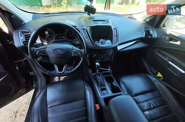 Внедорожник / Кроссовер Ford Escape 2017 в 