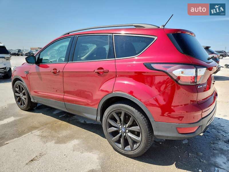 Внедорожник / Кроссовер Ford Escape 2017 в Львове