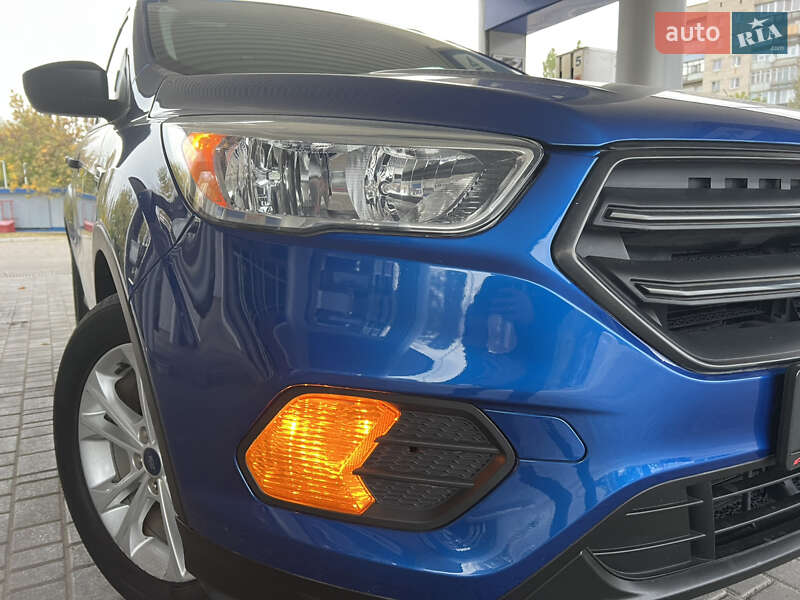 Внедорожник / Кроссовер Ford Escape 2016 в Николаеве