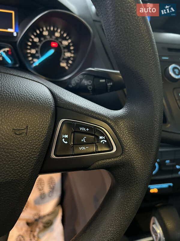 Внедорожник / Кроссовер Ford Escape 2016 в Николаеве