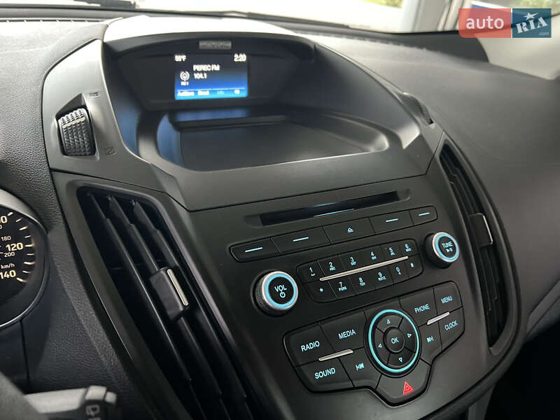 Внедорожник / Кроссовер Ford Escape 2016 в Николаеве