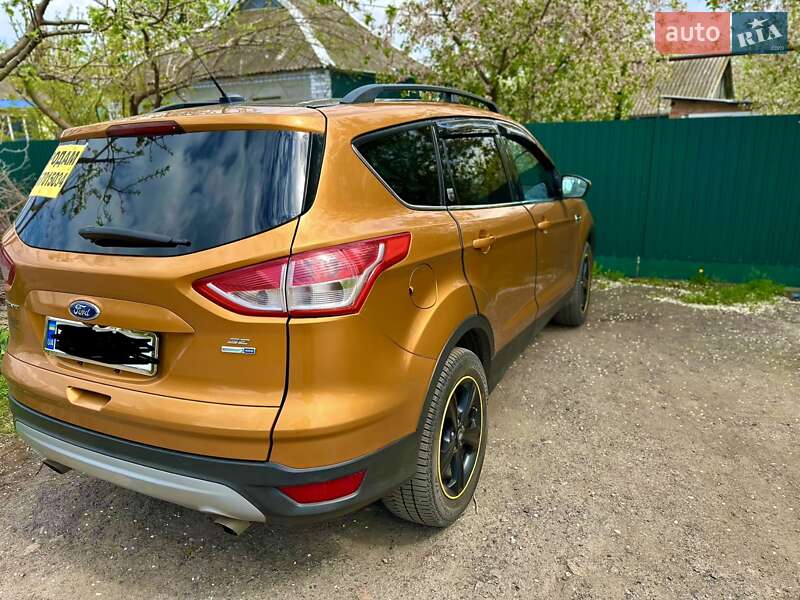 Внедорожник / Кроссовер Ford Escape 2016 в Диканьке