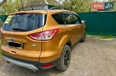 Позашляховик / Кросовер Ford Escape 2016 в 