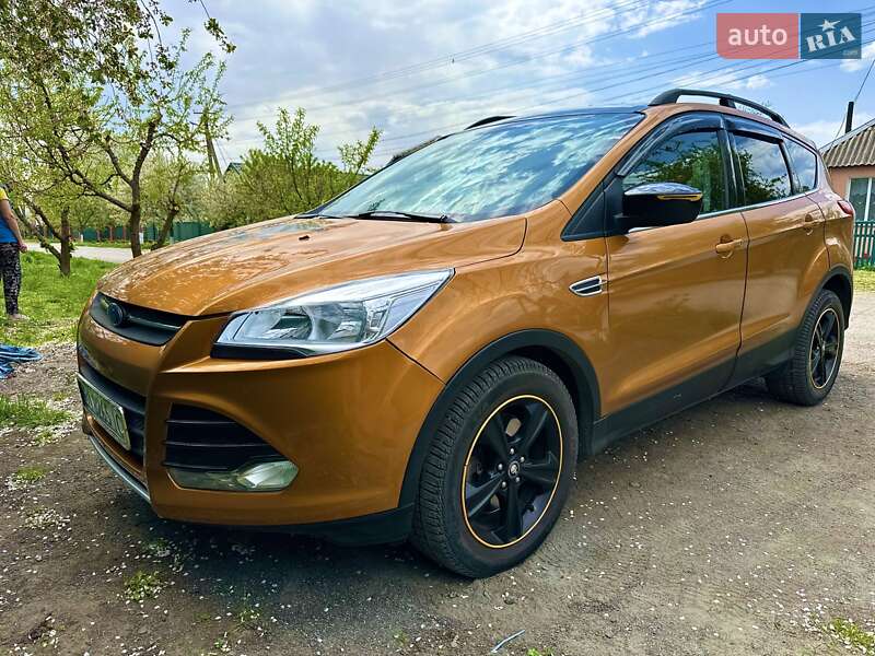 Позашляховик / Кросовер Ford Escape 2016 в 