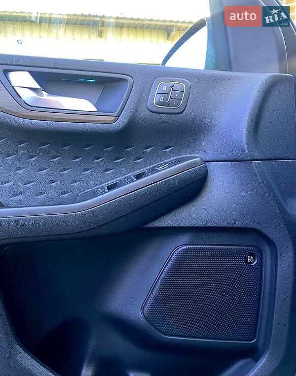 Внедорожник / Кроссовер Ford Escape 2019 в Киеве