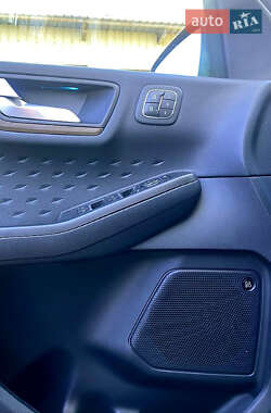 Внедорожник / Кроссовер Ford Escape 2019 в 
