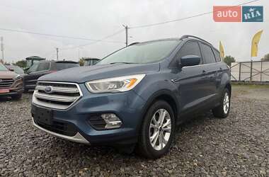 Позашляховик / Кросовер Ford Escape 2018 в 