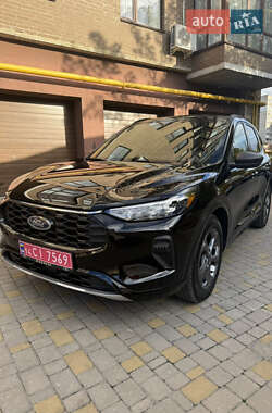 Позашляховик / Кросовер Ford Escape 2024 в 