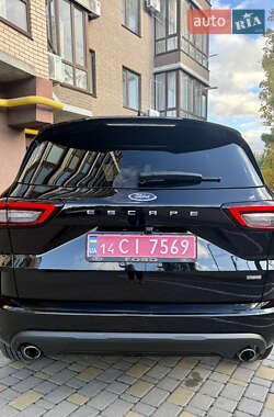 Позашляховик / Кросовер Ford Escape 2024 в 