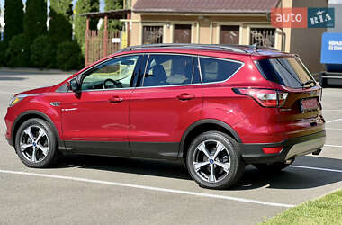 Позашляховик / Кросовер Ford Escape 2018 в 