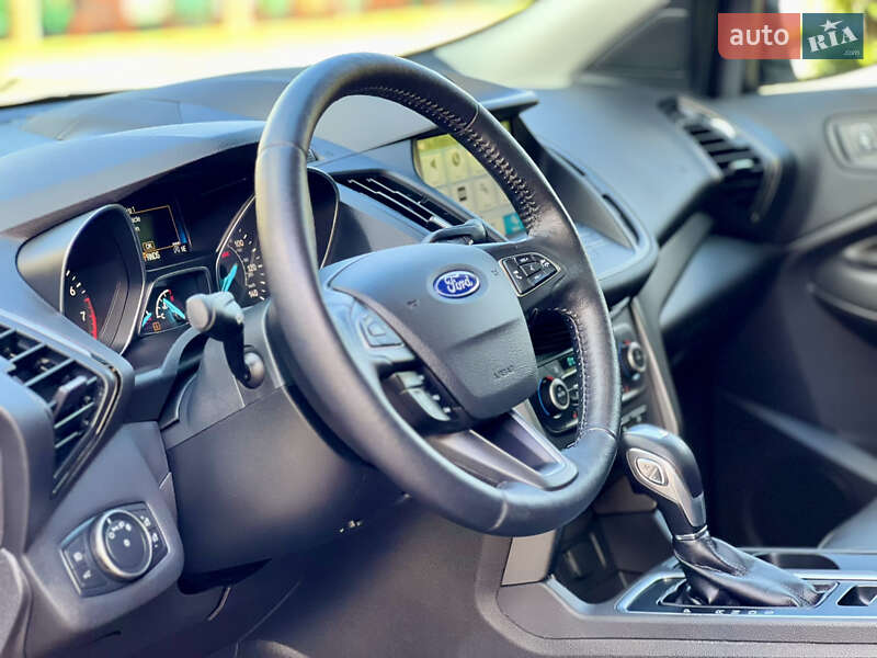 Позашляховик / Кросовер Ford Escape 2018 в Миколаєві