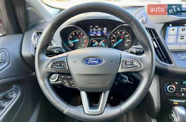 Позашляховик / Кросовер Ford Escape 2018 в 