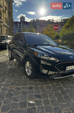 Внедорожник / Кроссовер Ford Escape 2022 в 
