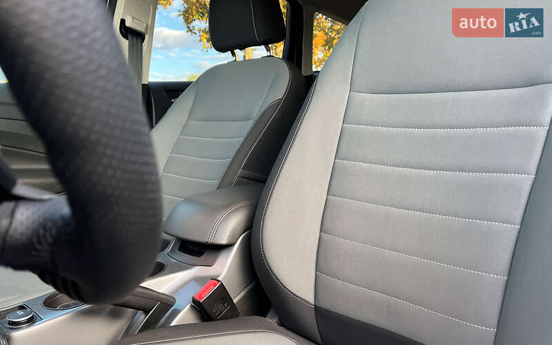 Внедорожник / Кроссовер Ford Escape 2016 в Коломые