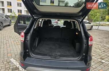 Позашляховик / Кросовер Ford Escape 2016 в 