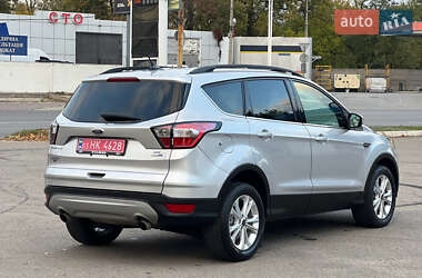 Внедорожник / Кроссовер Ford Escape 2018 в 