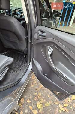 Позашляховик / Кросовер Ford Escape 2014 в  фото 10 Позашляховик / Кросовер Ford Escape 2014 в