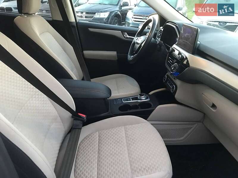 Внедорожник / Кроссовер Ford Escape 2019 в Львове