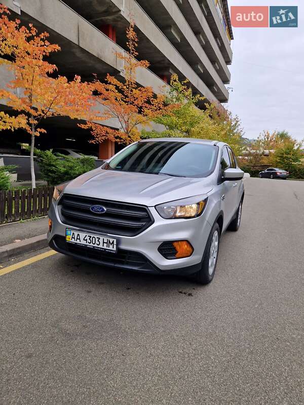 Позашляховик / Кросовер Ford Escape 2017 в Києві фото Позашляховик / Кросовер Ford Escape 2017 в Києві