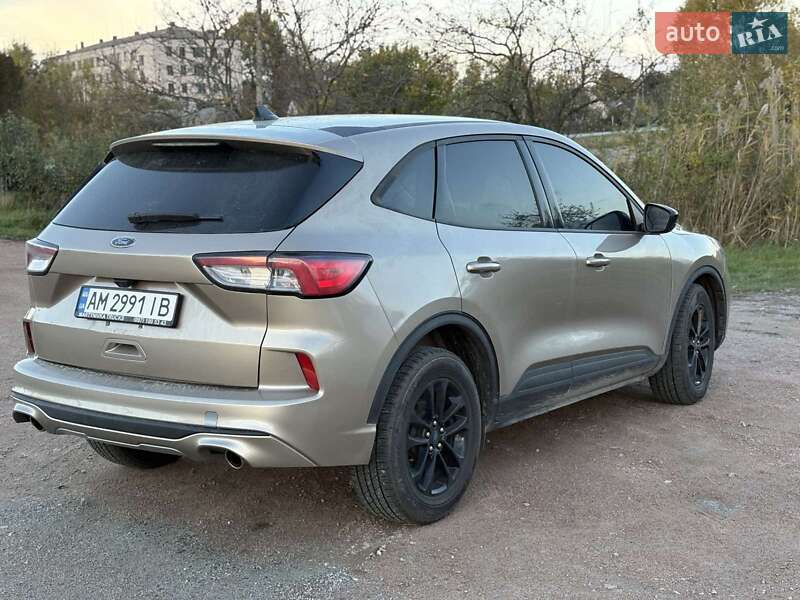 Позашляховик / Кросовер Ford Escape 2020 в Пулинах