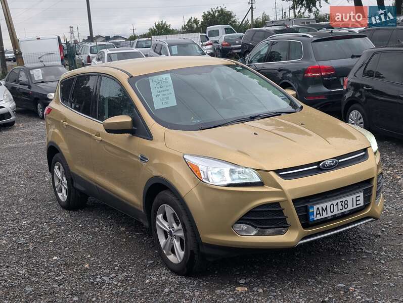 Внедорожник / Кроссовер Ford Escape 2014 в Ровно