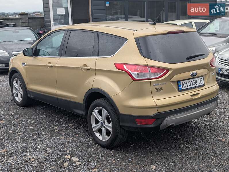 Внедорожник / Кроссовер Ford Escape 2014 в Ровно